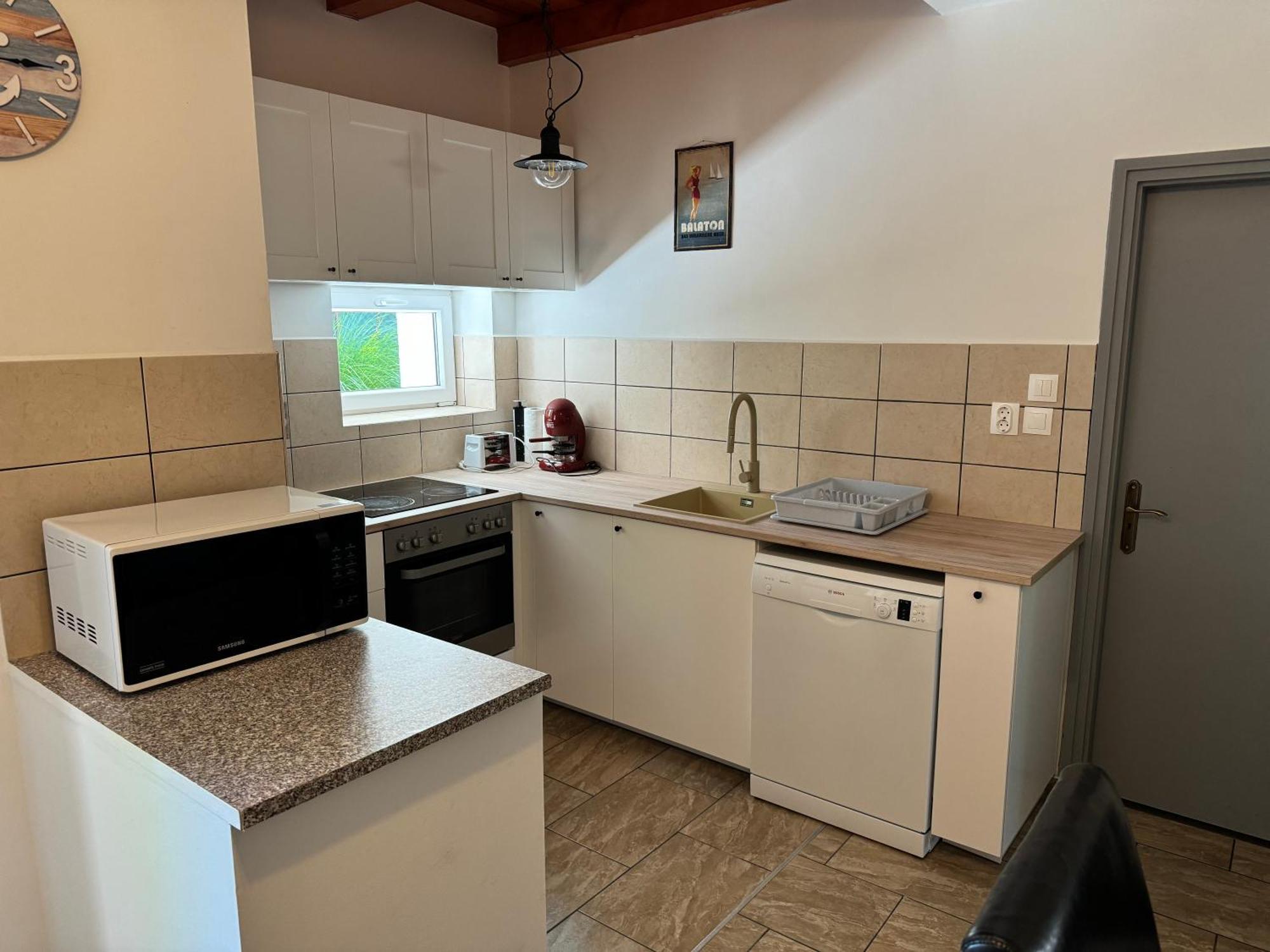 Borsi Apartman Balatonalmádi المظهر الخارجي الصورة